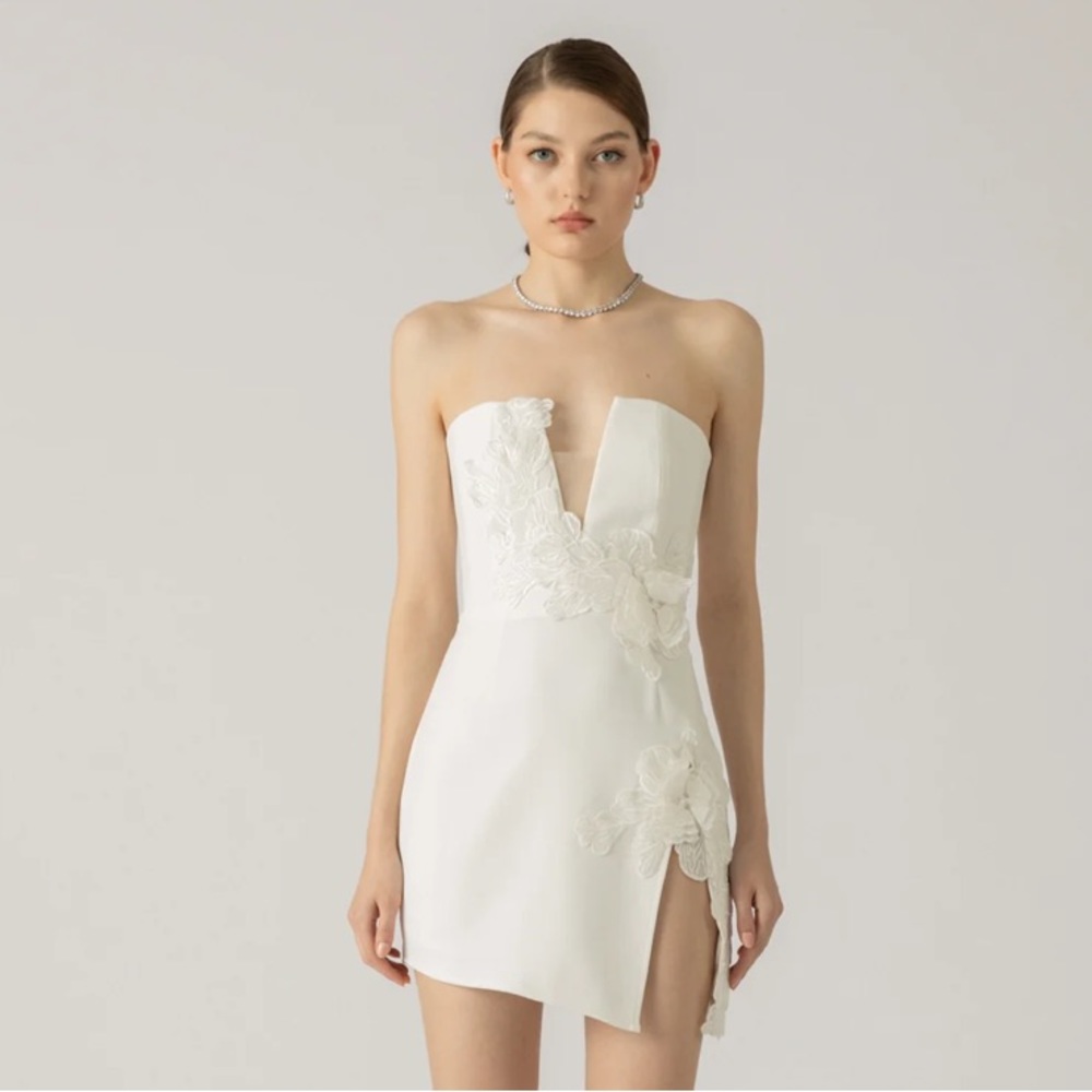 Selling Sau Lee dress size 4 white